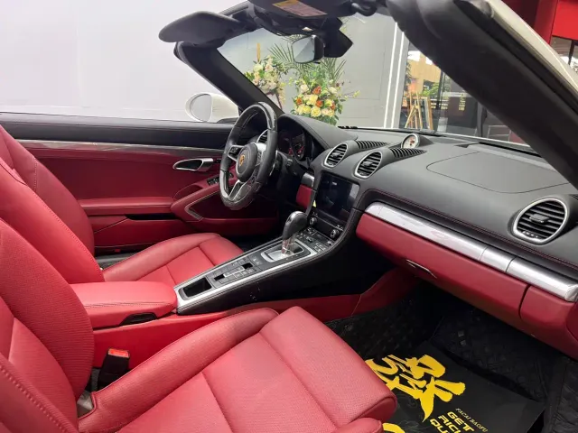 Porsche 718 — Фото автомобиля 11