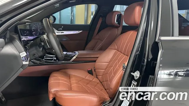 BMW 7 Series G70 — Фото автомобиля 11