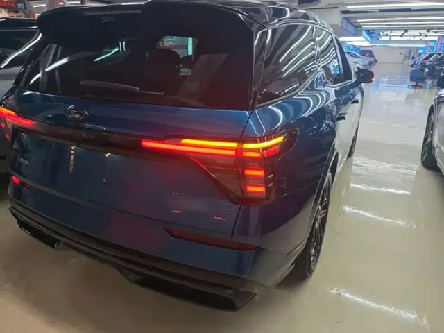 Ford Edge — Фото автомобиля 7