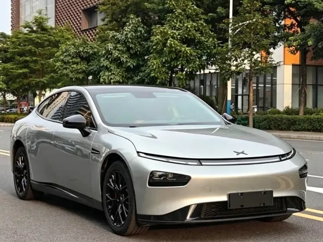 Xpeng P7 — Фото автомобиля 3