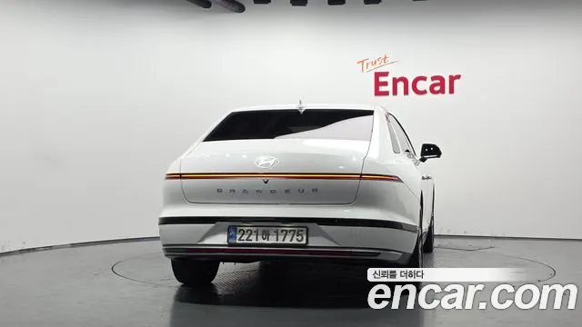 Hyundai Grandeur GN7 — Фото автомобиля 4