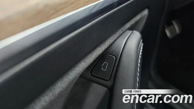 Tesla Model Y — Фото автомобиля 29