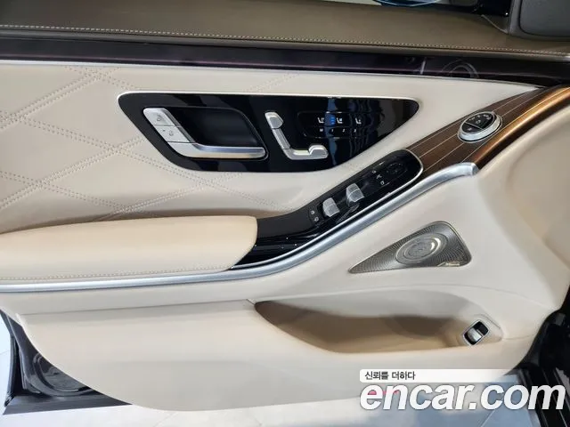 Mercedes-Benz S-Class — Фото автомобиля 18