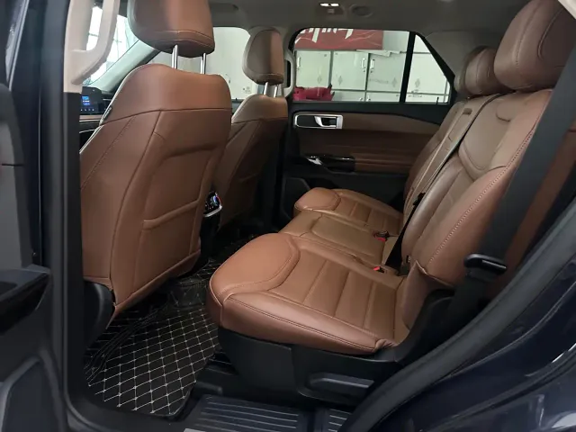 Ford Explorer — Фото автомобиля 13