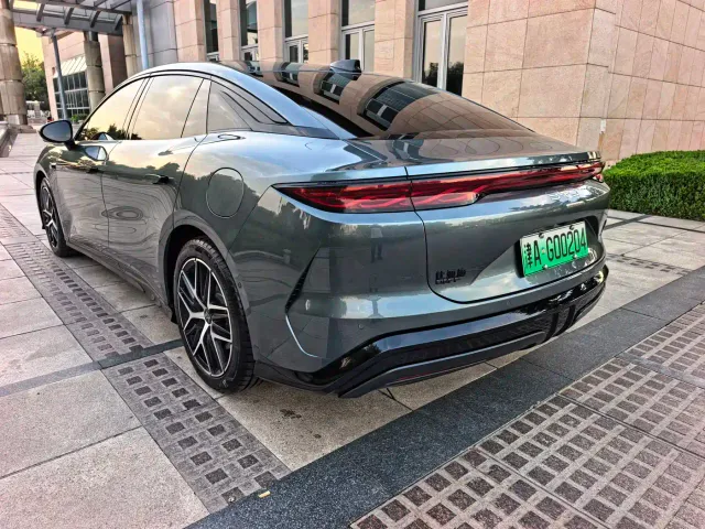 BYD Han L — Фото автомобиля 4