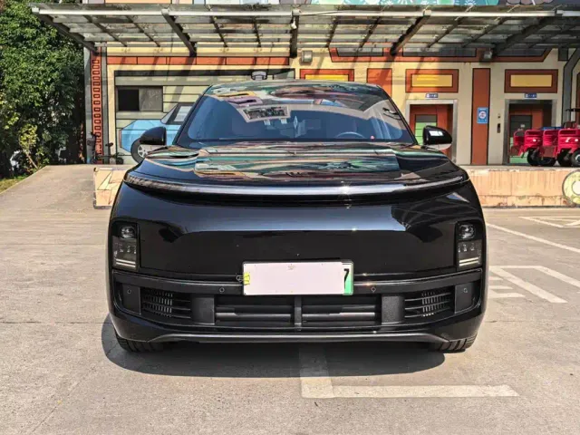 Li Auto Li L8 2024 Pro — Фото автомобиля 2