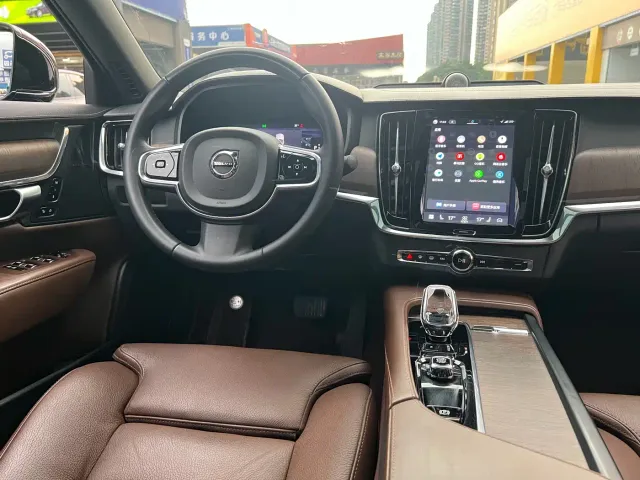 Volvo S90 — Фото автомобиля 20