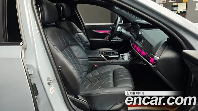 BMW i7 G70 — Фото автомобиля 26