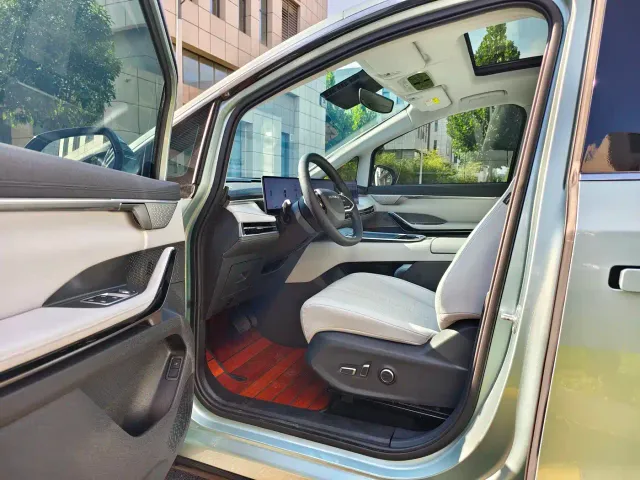 Maxus Dajia 7 — Фото автомобиля 5