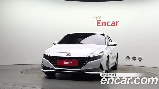 Hyundai Avante CN7 — Фото автомобиля 3