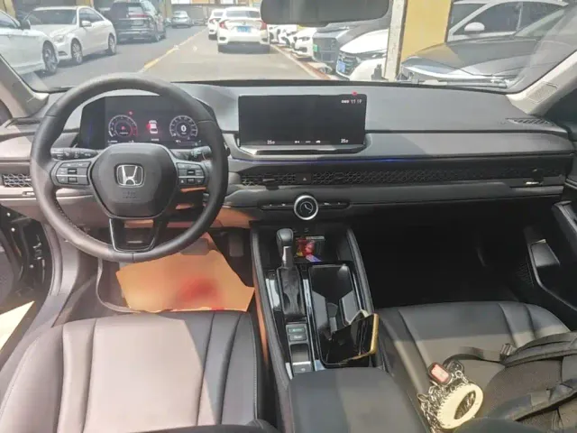 Honda Accord — Фото автомобиля 9