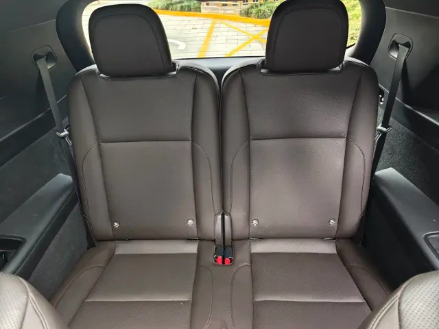 Li Auto L8 — Фото автомобиля 13