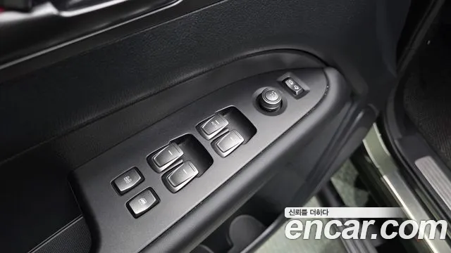 KG_Mobility_Ssangyong Rexton Новый Rexton Sport Дизель 2.2 4WD — Фото автомобиля 30