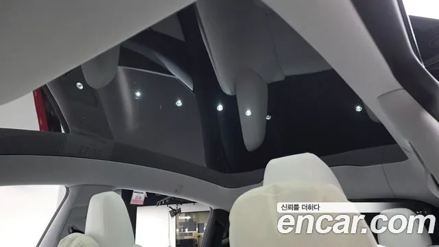 Tesla Model Y — Фото автомобиля 19