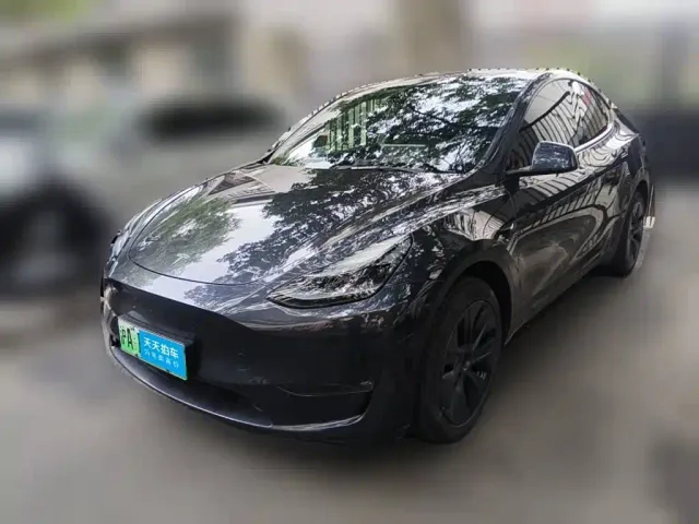 Фотография автомобиля — Tesla Model Y