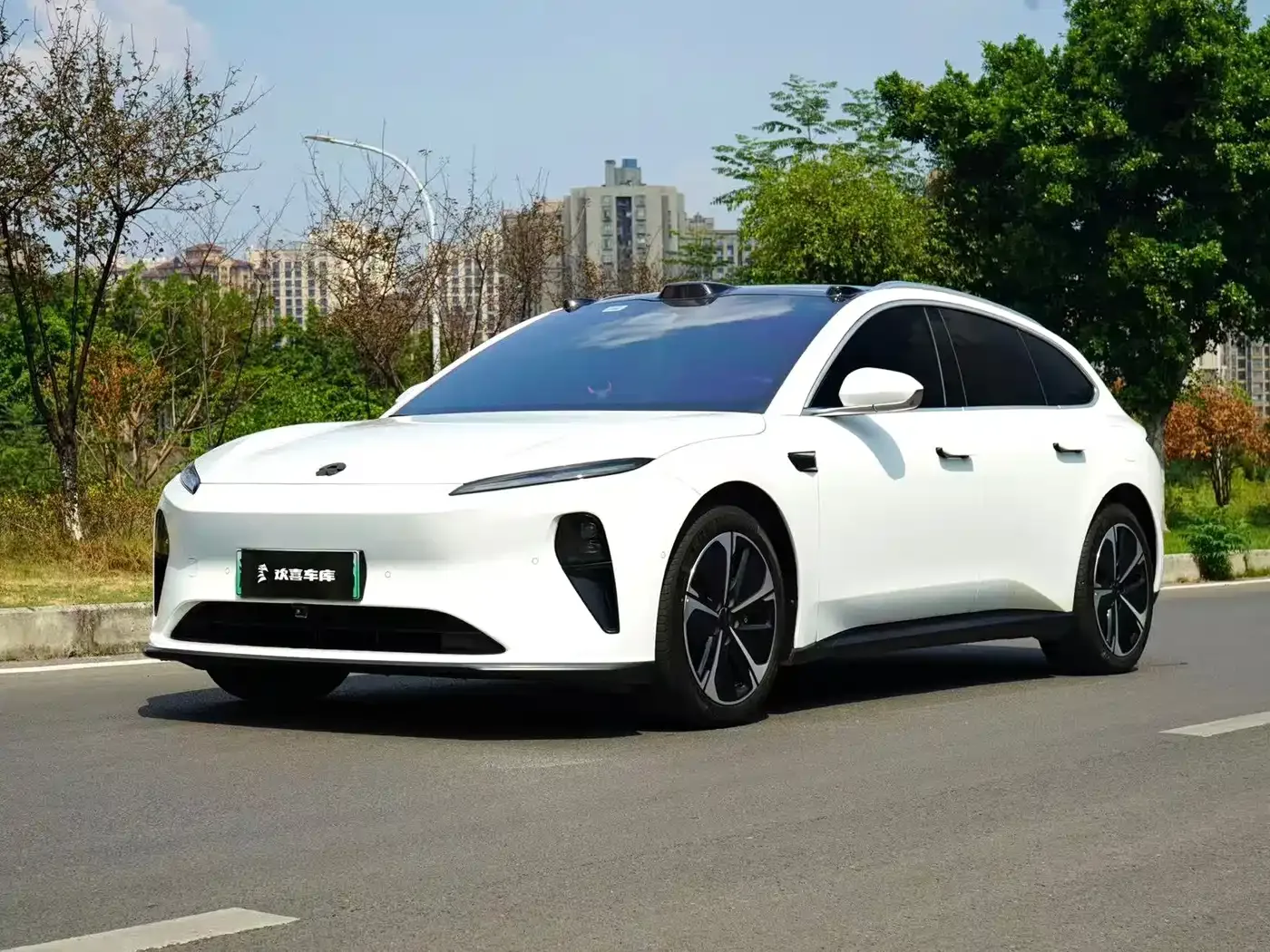 Фотография автомобиля — NIO NIO ET5T