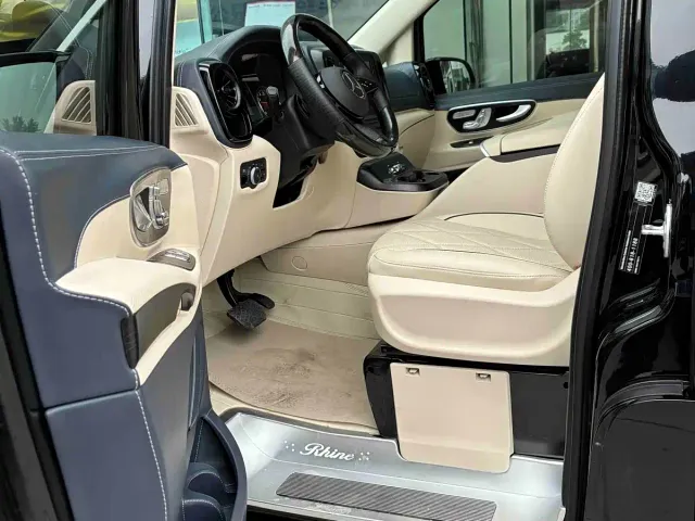 Rhein Auto Traveler — Фото автомобиля 5