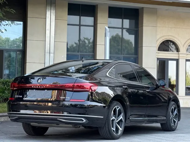 Volkswagen Passat — Фото автомобиля 9