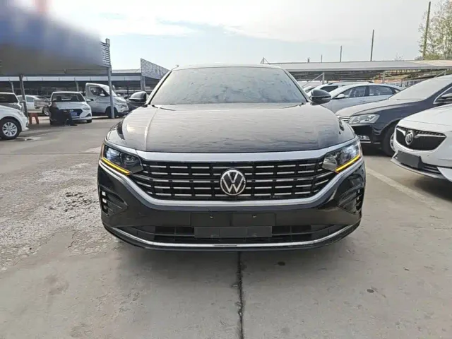 Volkswagen Passat — Фото автомобиля 2