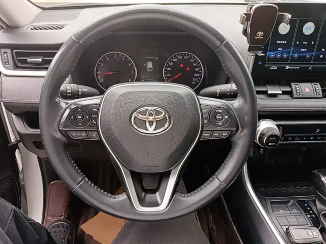 Toyota Wildlander — Фото автомобиля 10