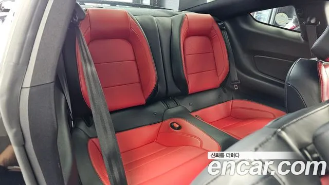 Ford Mustang — Фото автомобиля 12