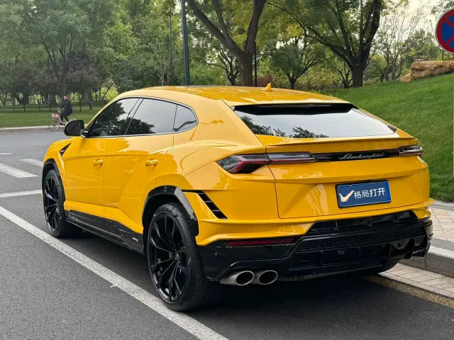 Lamborghini Urus — Фото автомобиля 2