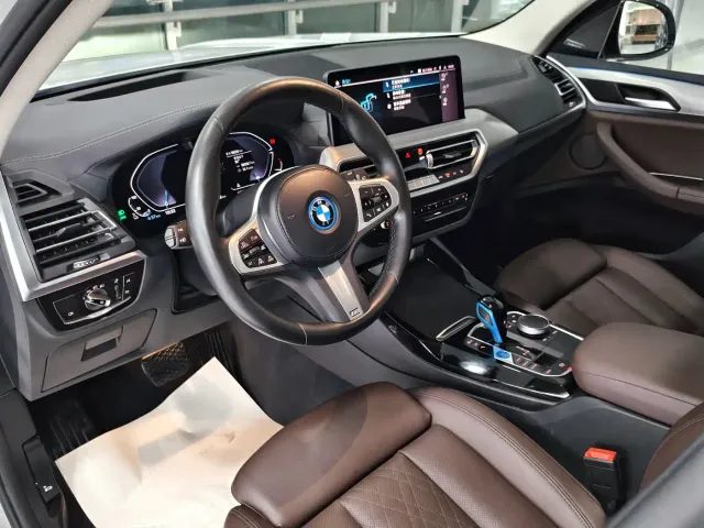 BMW iX3 — Фото автомобиля 9