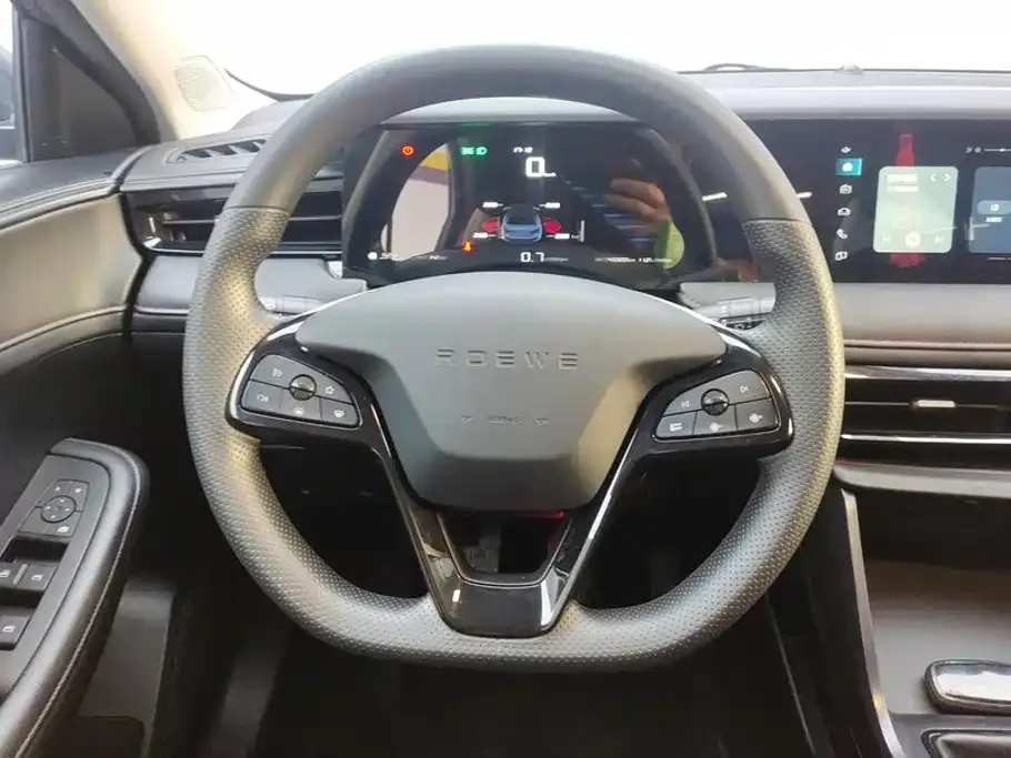Roewe Roewe i5 2023 1.5L Manual Comfort Edition — Фото автомобиля 15