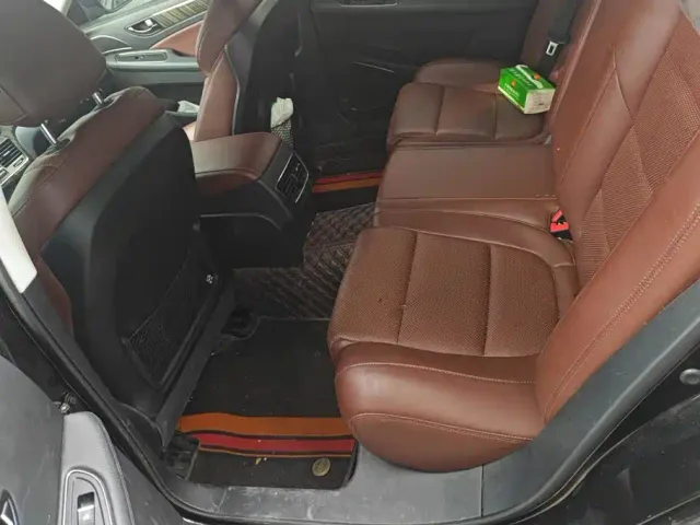 Hongqi H7 — Фото автомобиля 11