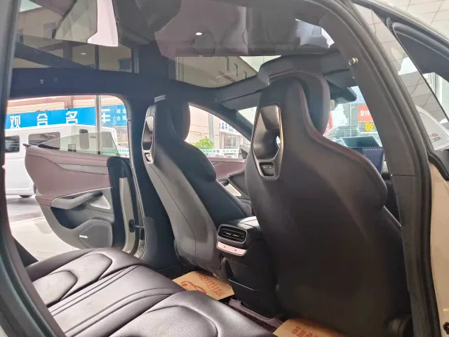 Xiaomi SU7 — Фото автомобиля 14