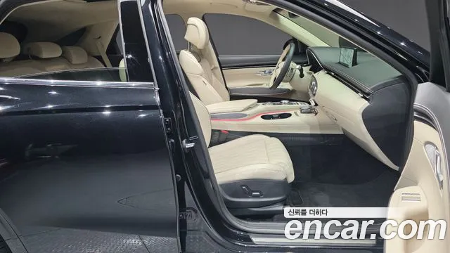 Genesis GV70 — Фото автомобиля 11