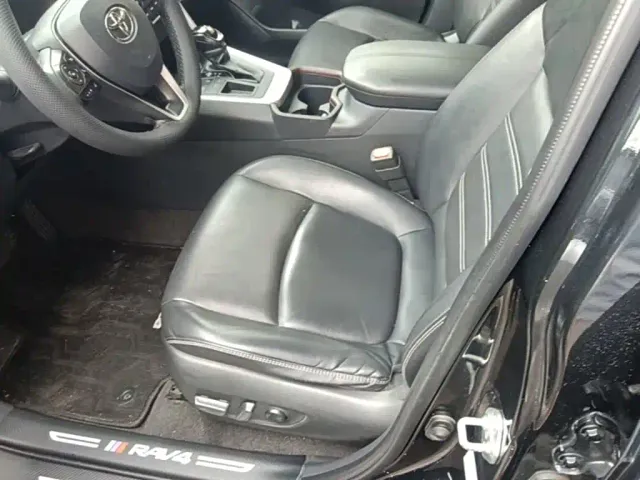 Toyota RAV4 — Фото автомобиля 14