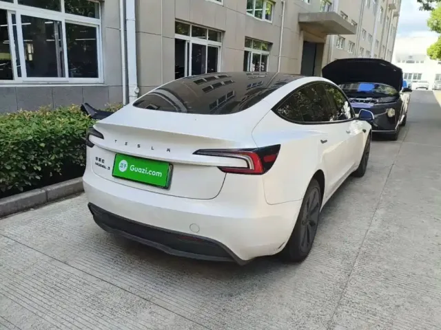 Tesla Model 3 2025 Model Year Facelift Rear-Wheel Drive — Фото автомобиля 6