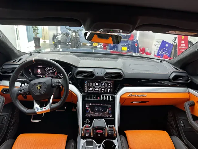 Lamborghini Urus — Фото автомобиля 27