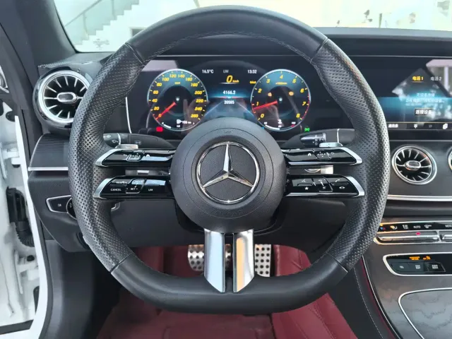 Mercedes-Benz E-Class — Фото автомобиля 8