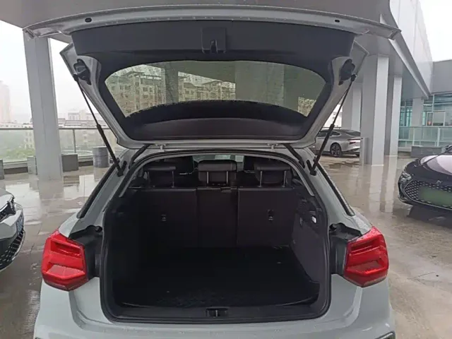 Audi Q2L — Фото автомобиля 18