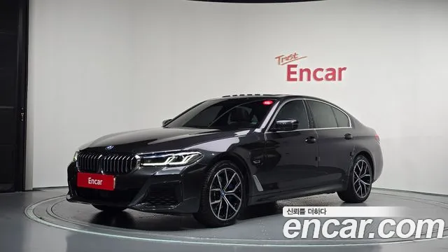 Фотография автомобиля — BMW 5 Series