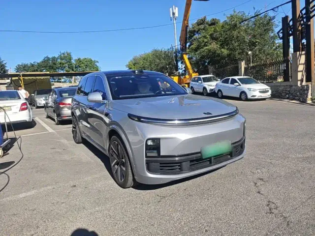 Li Auto L9 — Фото автомобиля 3