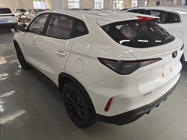 Changan X5 Plus — Фото автомобиля 4