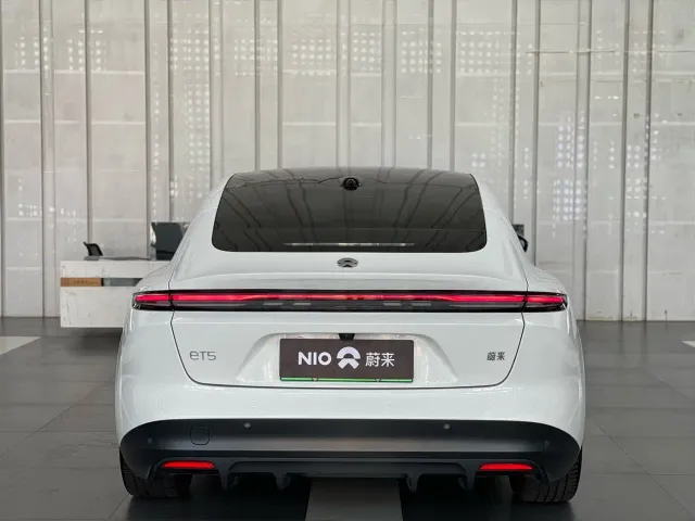 Nio ET5 — Фото автомобиля 5