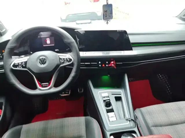 Volkswagen Golf GTI — Фото автомобиля 12