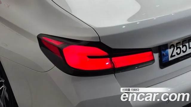 BMW 5 Series G30 — Фото автомобиля 8