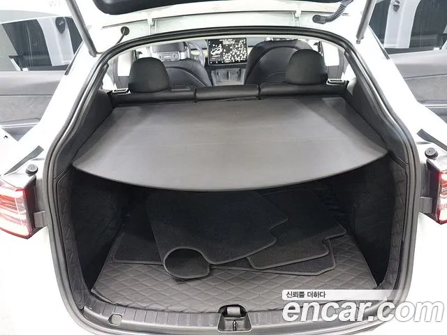 Tesla Model Y — Фото автомобиля 14
