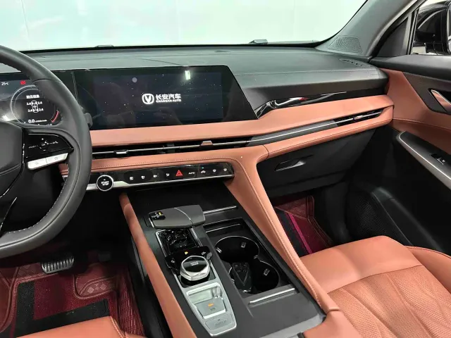 Changan CS75 Plus — Фото автомобиля 12