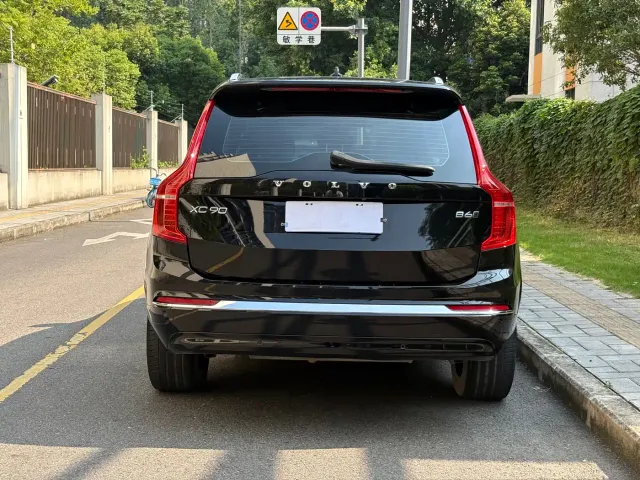 Volvo XC90 — Фото автомобиля 16