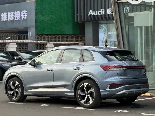 Audi Q4 e-tron — Фото автомобиля 11