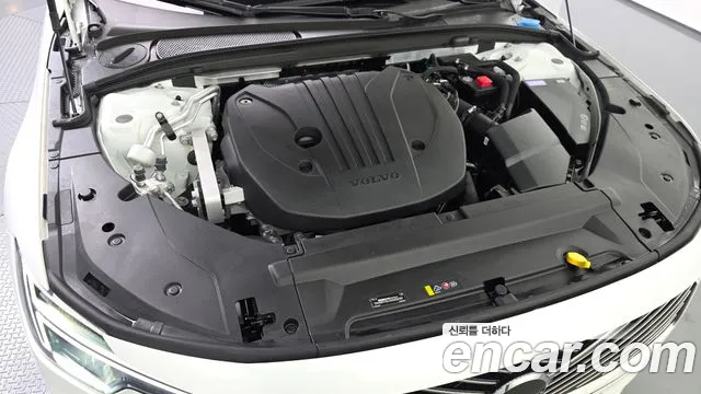 Volvo S90 — Фото автомобиля 9