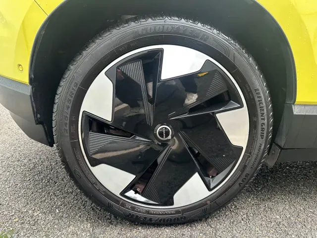 Volvo EX30 — Фото автомобиля 20