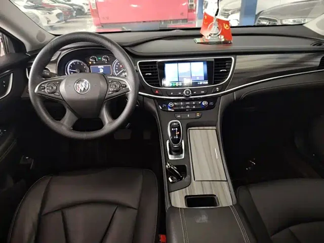 Buick LaCrosse — Фото автомобиля 9