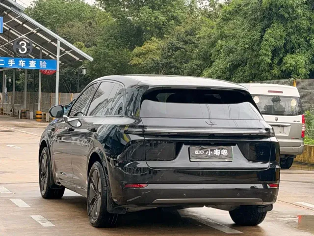 Li Auto L7 — Фото автомобиля 8